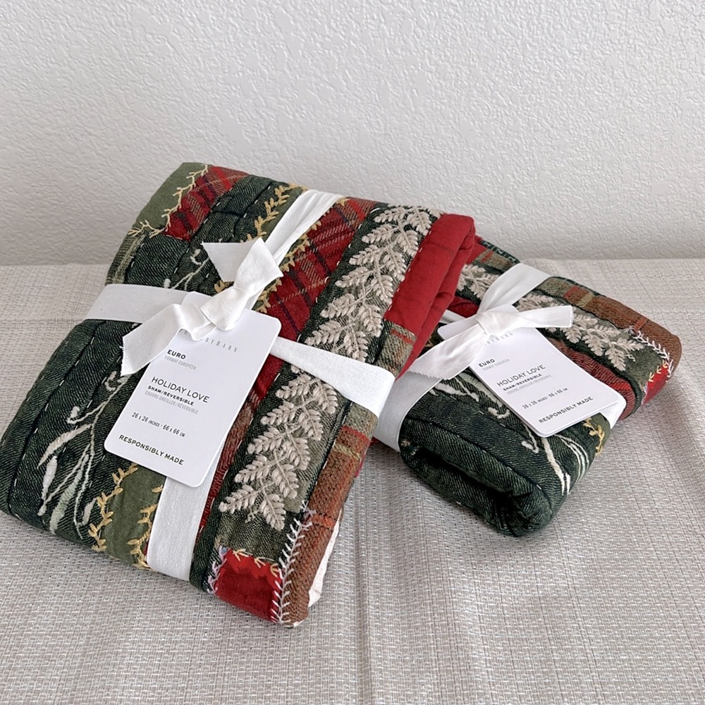 🎄Pottery Barn🎄2 Holiday Love Reversible Euro Shams - Picture 9 of 11